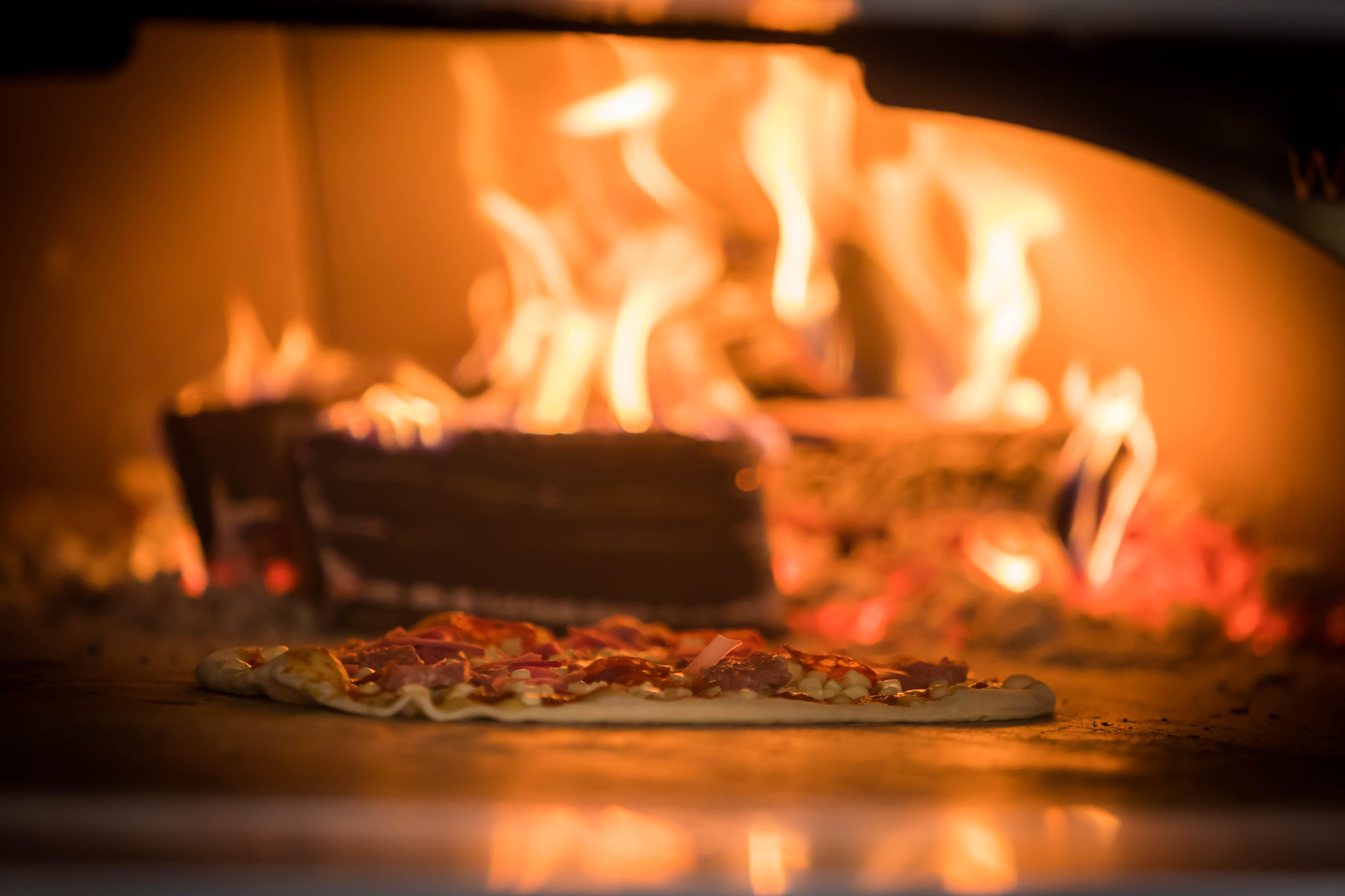 Clayton Hotel Dublin Airport Coolock Dış mekan fotoğraf Pizza oven