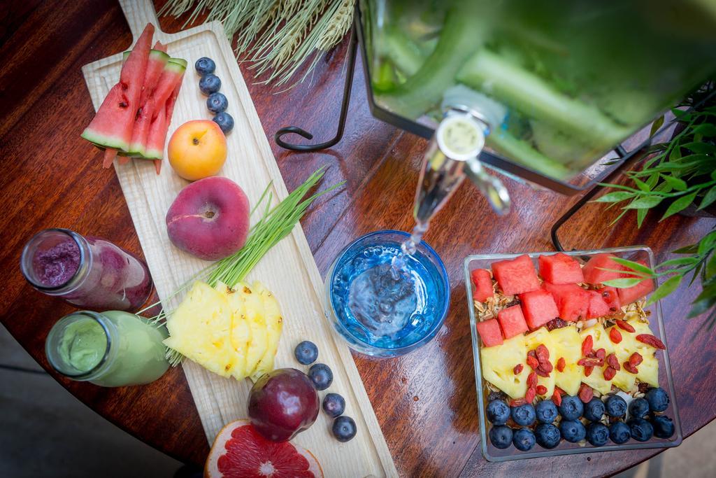 Clayton Hotel Dublin Airport Coolock Dış mekan fotoğraf Healthy breakfast